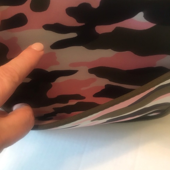 💗Ah-dorned messenger guitar strap pink camo crossbody bag.💗 - Picture 3 of 8